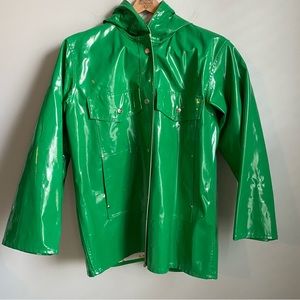 VINTAGE Green The Eagle's Eye Duck Family Raincoat. Size Medium